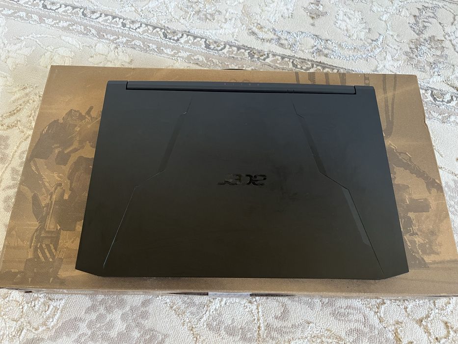 Продам ноутбук Acer Nitro 5 в отличном состояний.