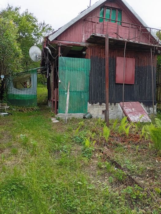Vând casă bătrânească