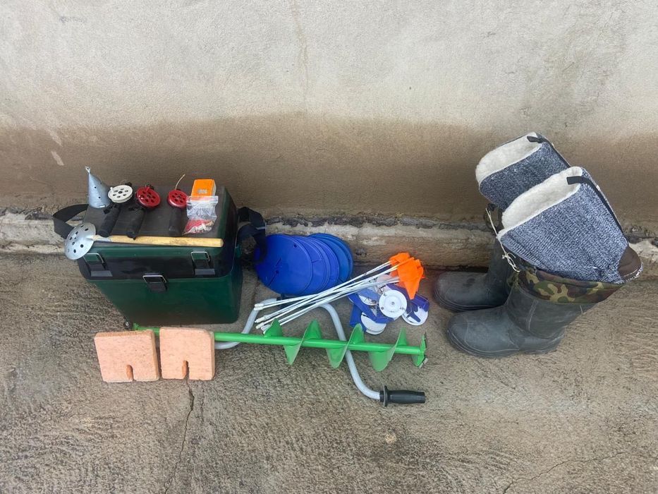 Зимнее рыбаловное снасти