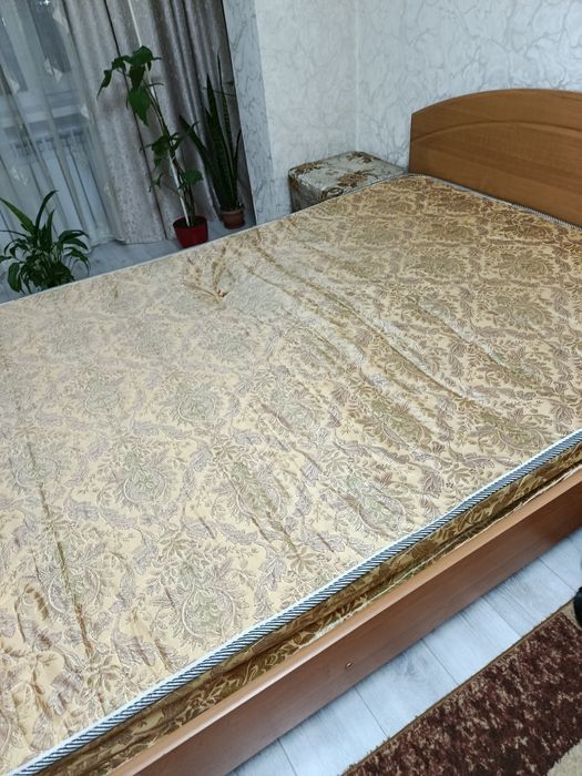 Отдам 2-х спальную кровать