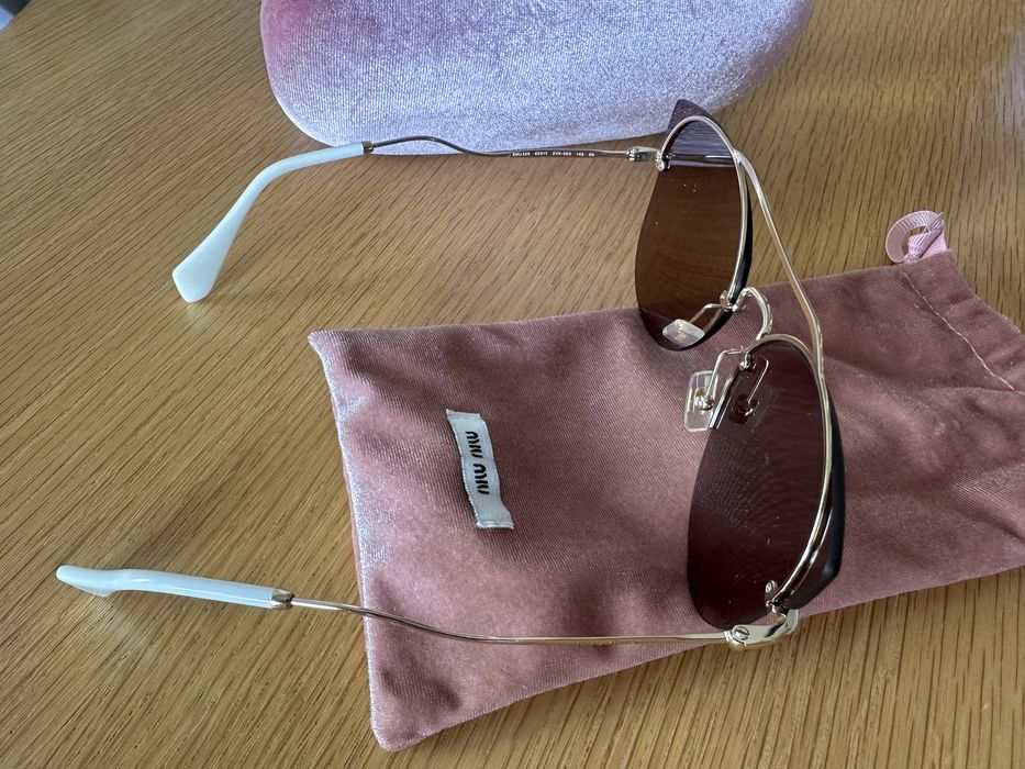 Слънчеви очилаMiu Miu