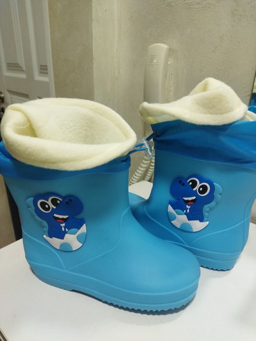 Продам сапожки резиновые