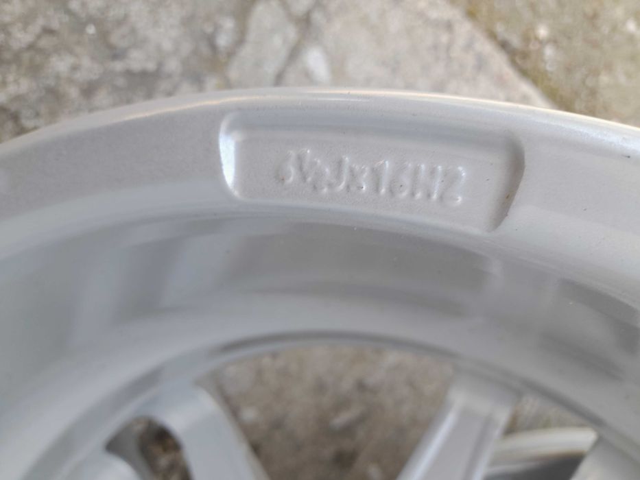 Продава алуминиеви джанти с датчици  ,като нови,16 цола MB C Klasse,VW,Audi,Шкодa