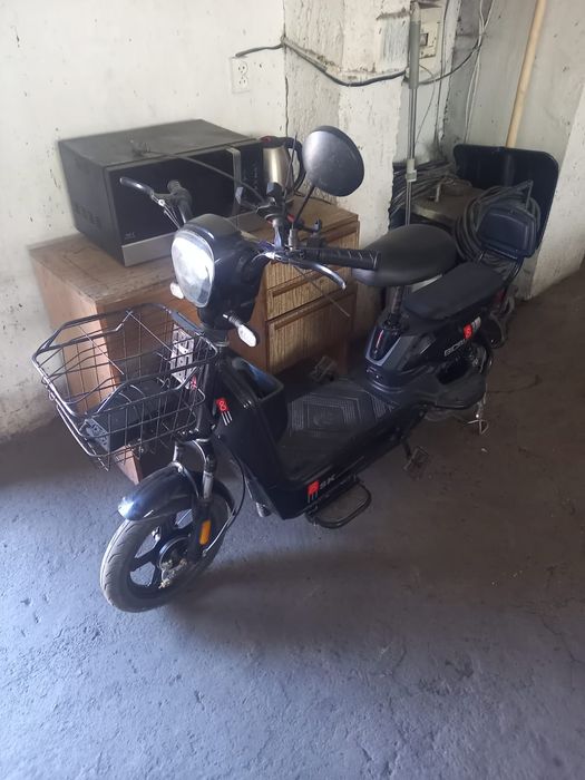 Продам электро велосипед ск8