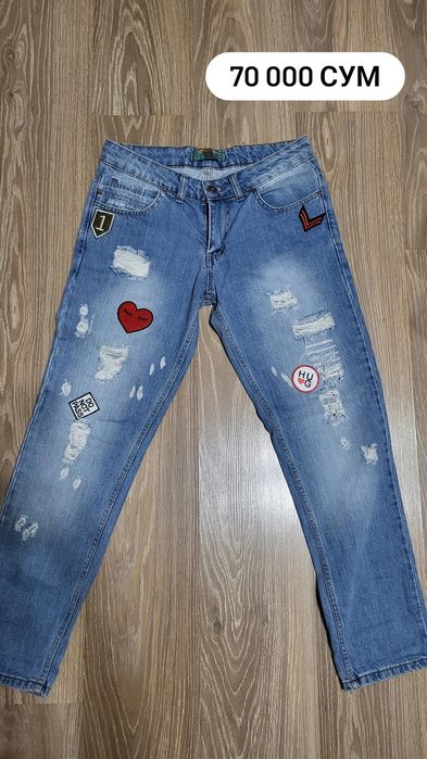 Вещи. Джинсы, шорты, свитер, рубашка