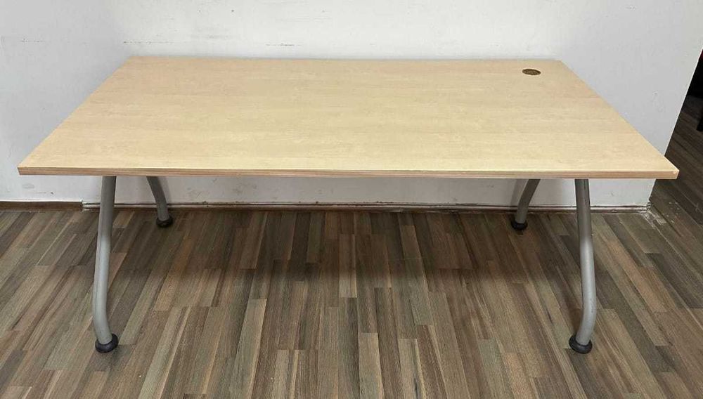 100 buc. Masa de lucru; Birou picioare metalice; pret pt minim 10 buc