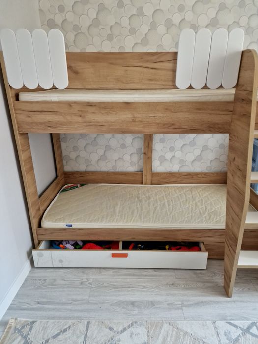 Детская кровать двухярустная