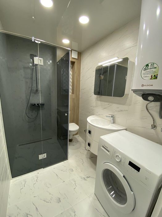 Дава се под наем Тристаен апартамент в Варна, Бриз - 95 кв.м за 1100 € - Снимка #14