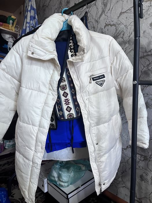 Продам весенние куртки