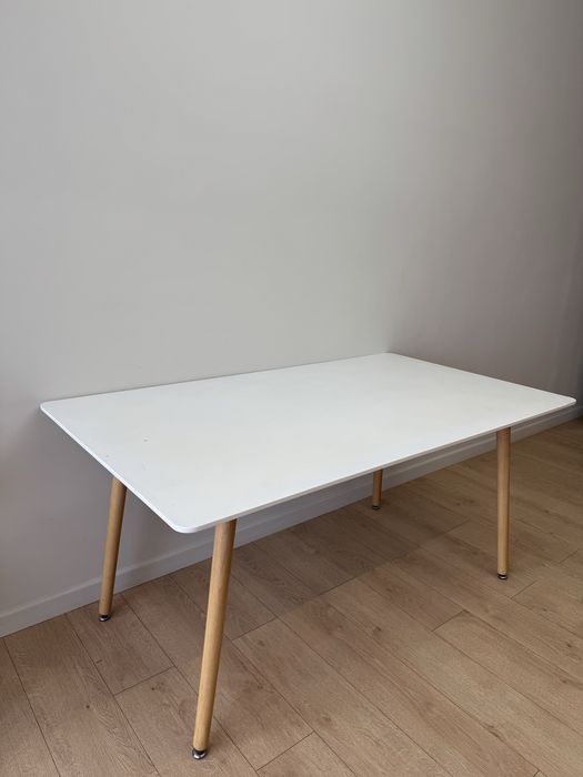 Обеденный стол прямоугольный