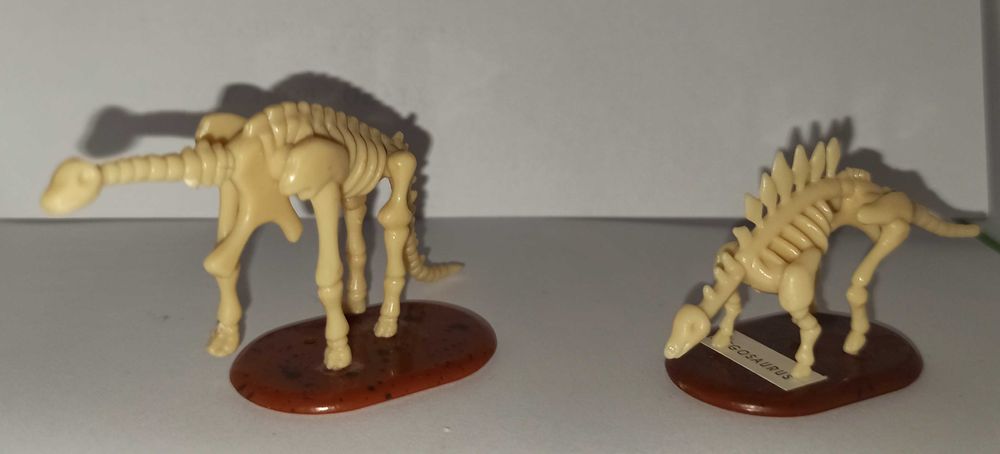 Скелеты динозавров, ископаемые, Киндер