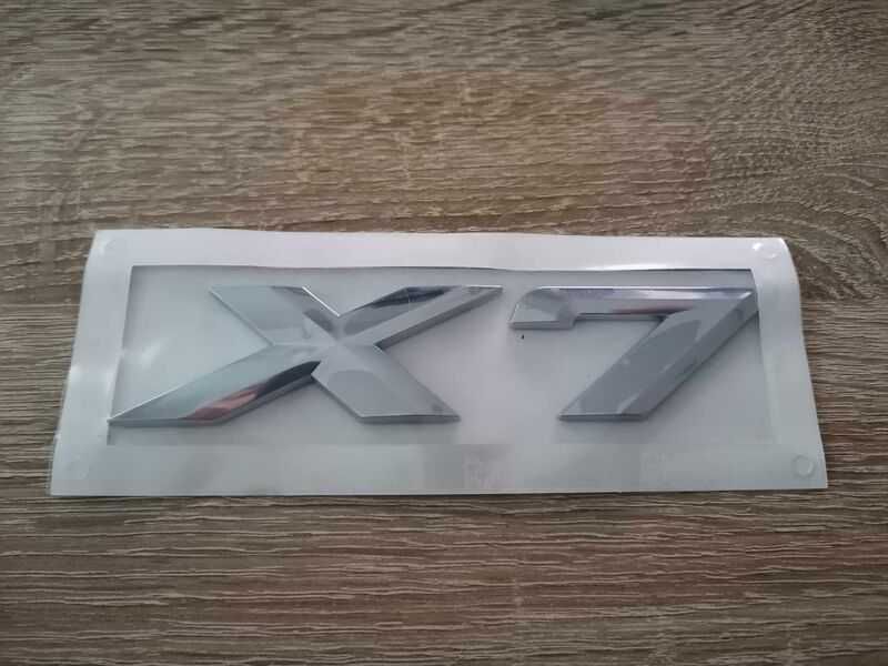 сребриста емблема BMW X7
