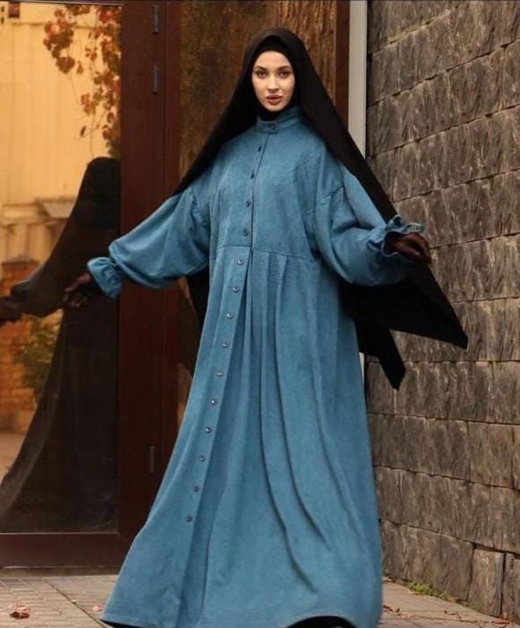 Продам платья  по 5000 одевала пару раз