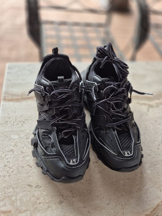 Balenciaga track