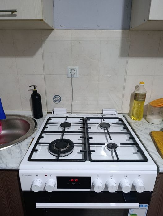 Продам газовую плиту