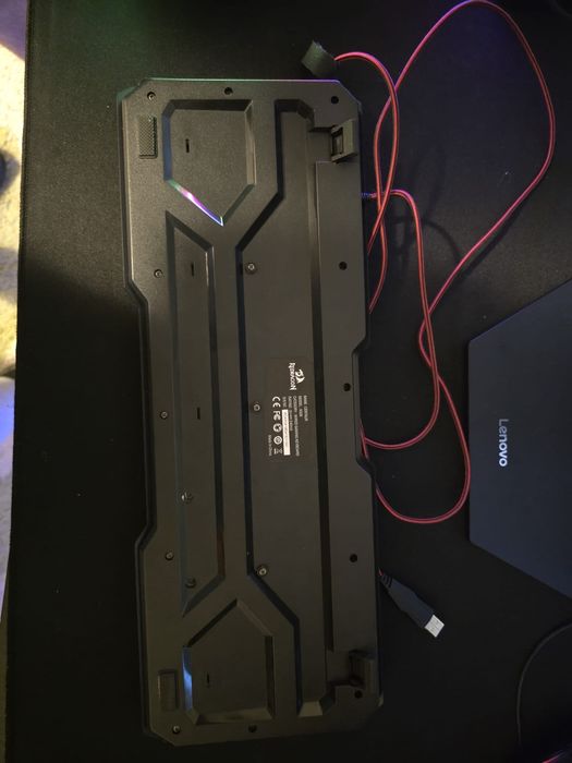 Vând tastatură redragon