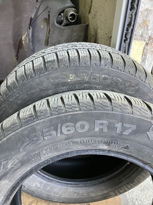 2бр. Гуми 235/60/17 Continental