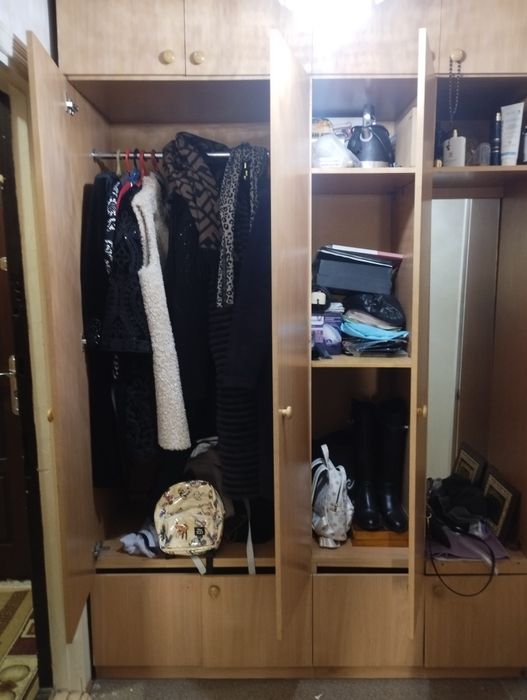 Shkaf mebel sotiladi