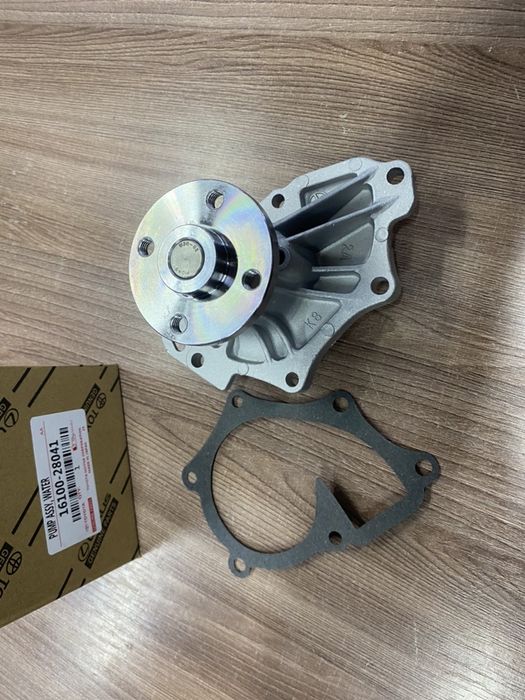 Помпа на Toyota Lexus Camry 2.4