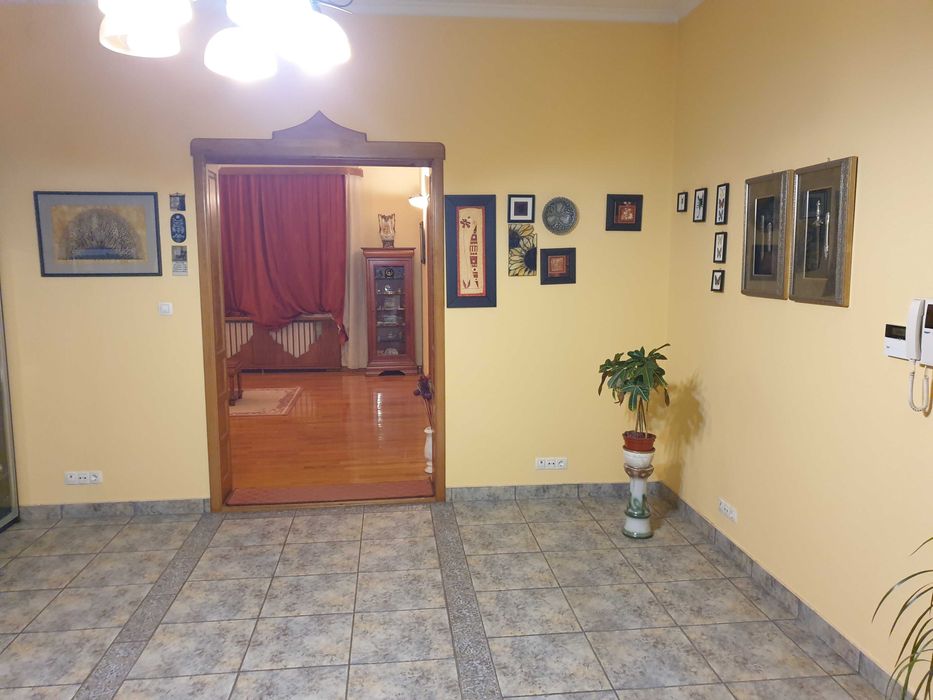 Casa 355 mp si teren 461 mp in zona cetatii Tg.Mures