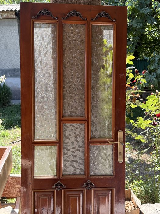 Продам деревянные двери