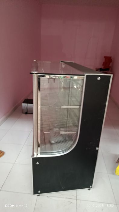 Витрина холадилник