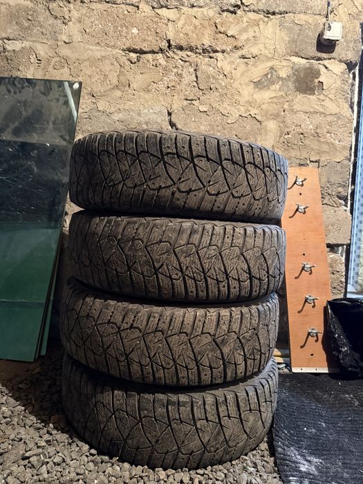 Продам шины комплект