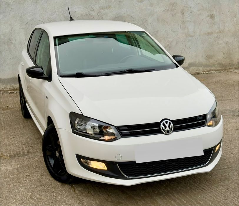 VOLKSWAGEN Polo 2014