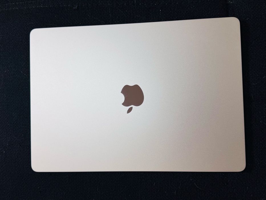 MacBook Air 15” M2 Starlight -  Отлично състояние