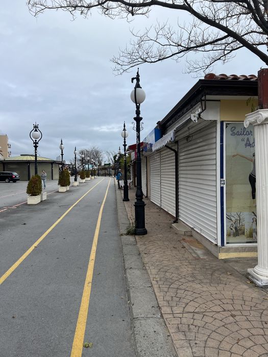 Дава се под наем Магазин в к.к. Златни пясъци - 20 кв.м за 9180 € - Снимка #1