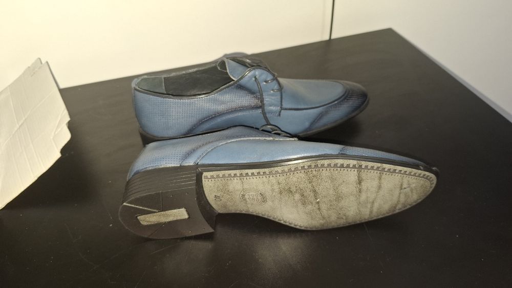 Pantofi de piele