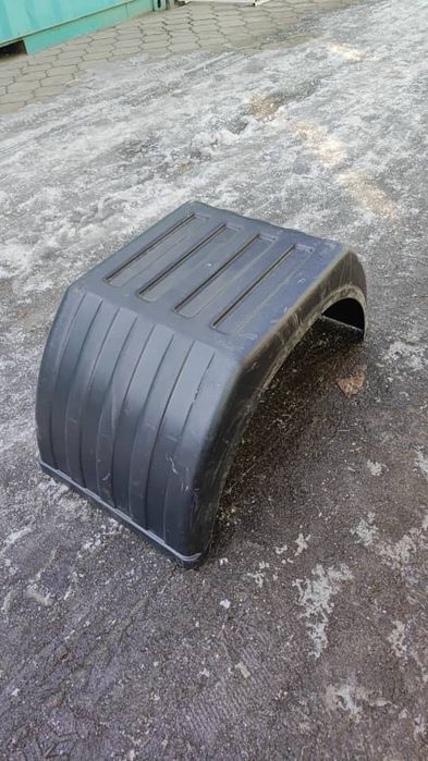 Подкрылки на бортовой и будку Спринтер