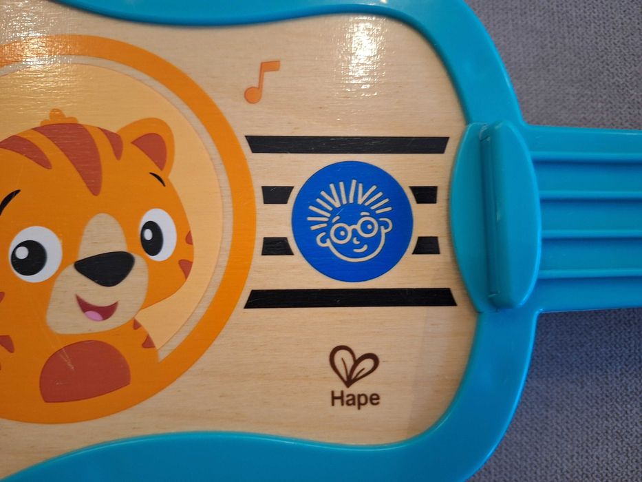 Дървена китара HAPE Baby Einstein