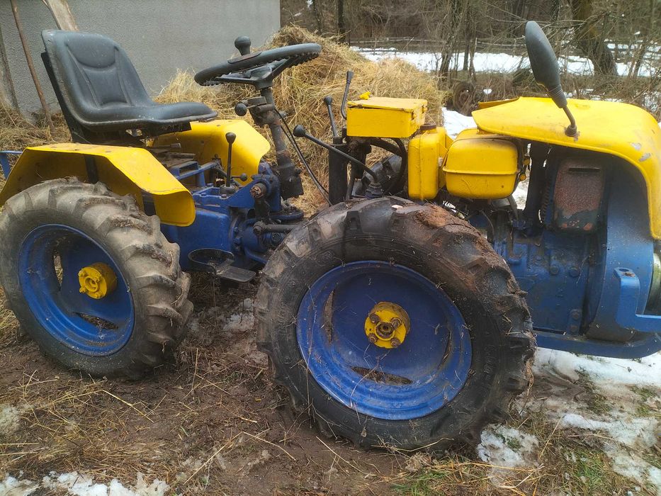 Tractor articulat  4x4 18cp