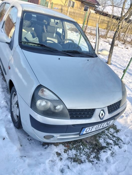 Vind reno clio 14 benzină cu acte valabile an 2002  fiscal  37 milioan