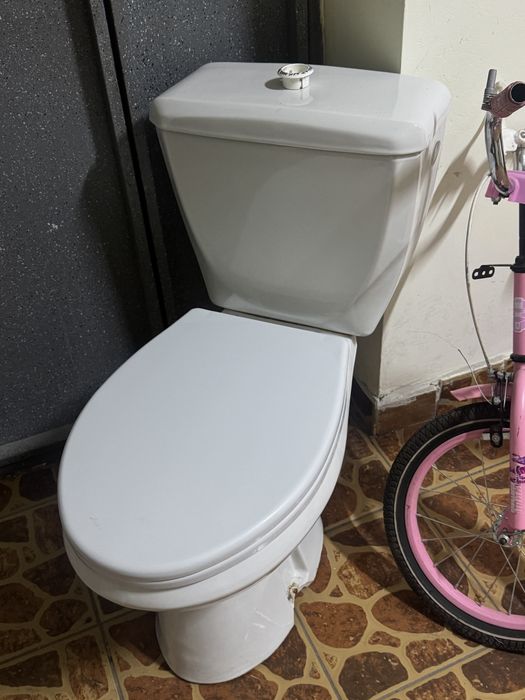 Унитаз б/у, в рабочем состояний