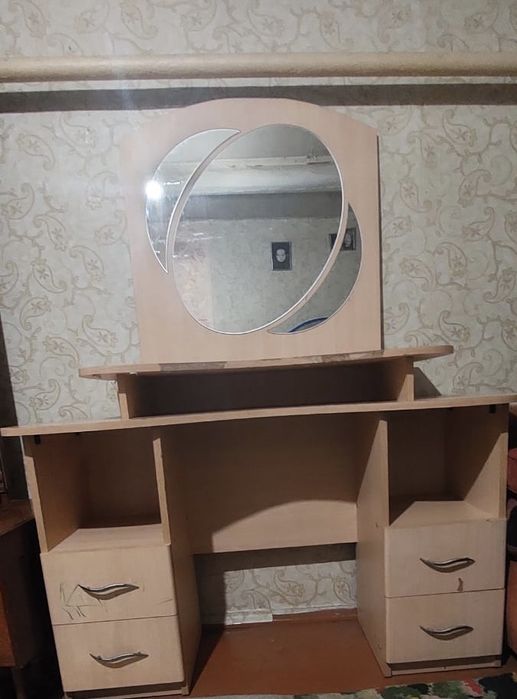 Туалетный столик