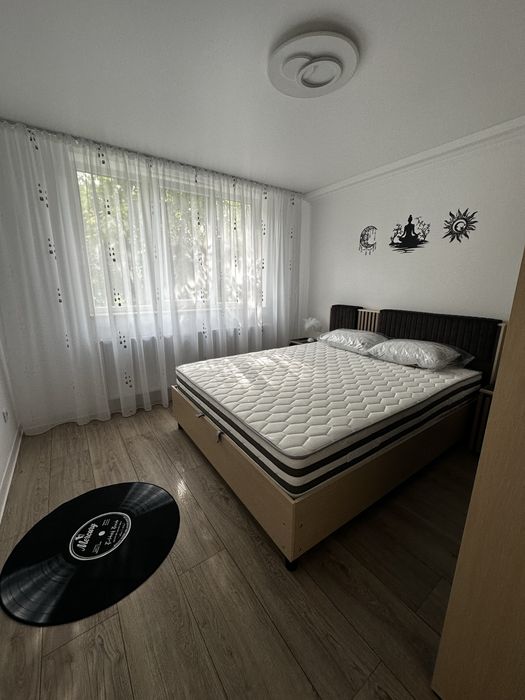 Vand ap. 2 camere, parter, impecabil, la cheie