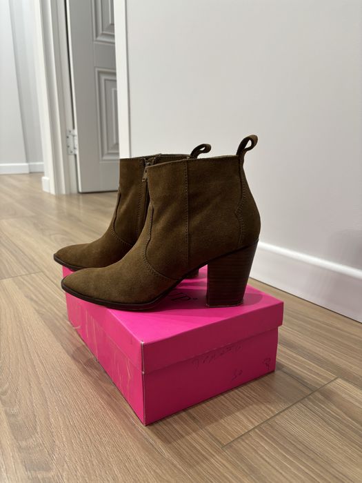 Продам женские казачки