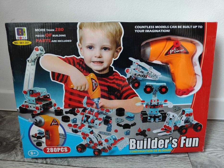 Продам набор строителя игрушечный