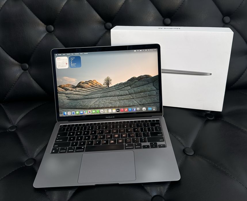 Apple MacBook Air M1 2020 года в хорошем состояние