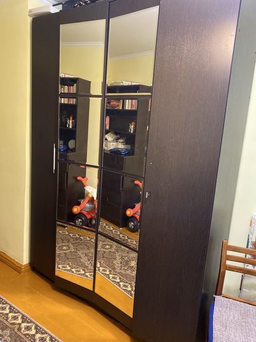 Продам шкаф и комод