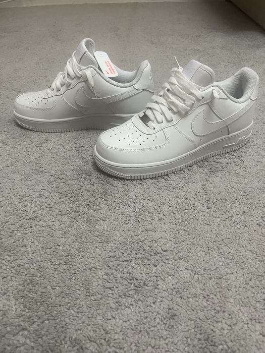 Air force 1 low.