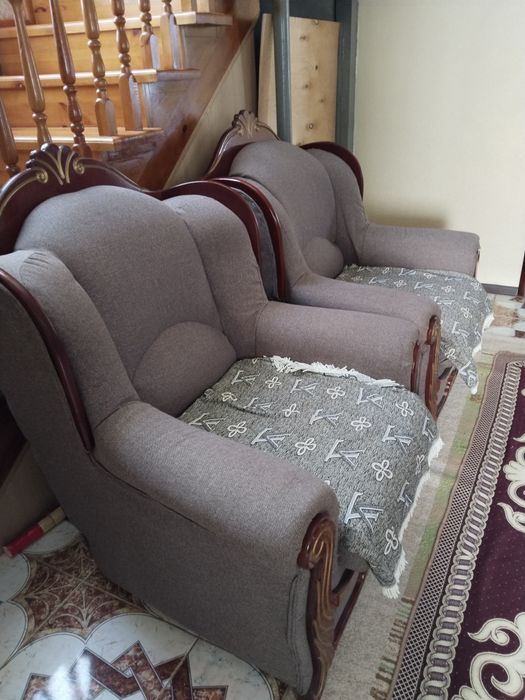 Срочно продам диван