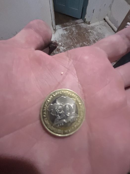 Продам монету 100 тенге