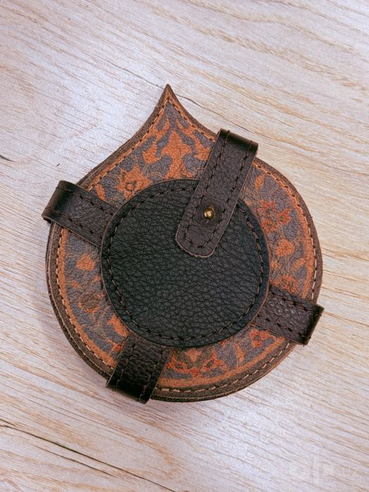 Coaster (piala va krujkalar tagiga qo’yish uchun dekor, charmdan)