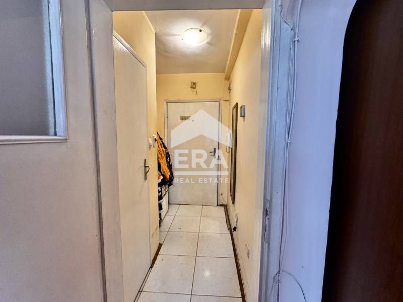 Продава се Едностаен апартамент в Варна, Зимно кино Тракия - 35 кв.м за 1915 €/кв.м - Снимка #6