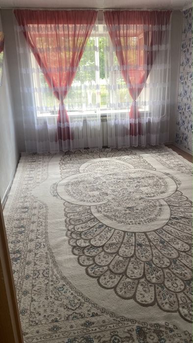 Продам диван, ковер