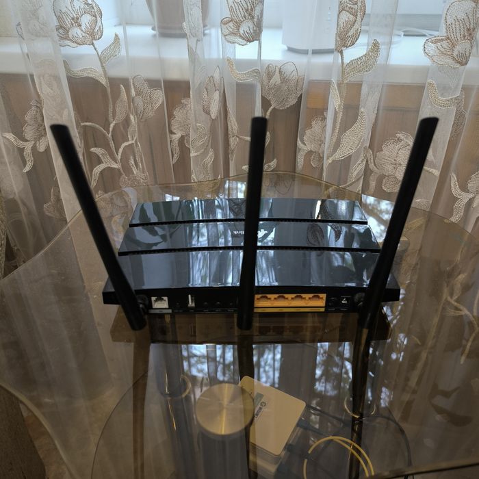 Продам Роутер TP-LINK Archer VR 400.