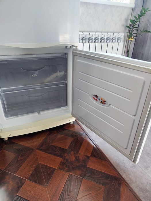 Продам Холодильник АТЛАНТ